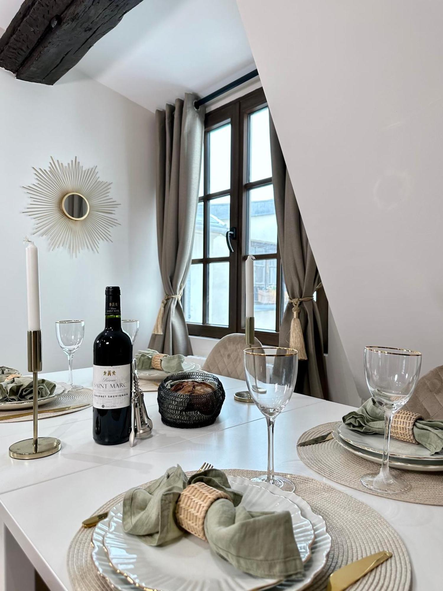 Le Marais' Finest Luxurious Apartment Parijs Buitenkant foto