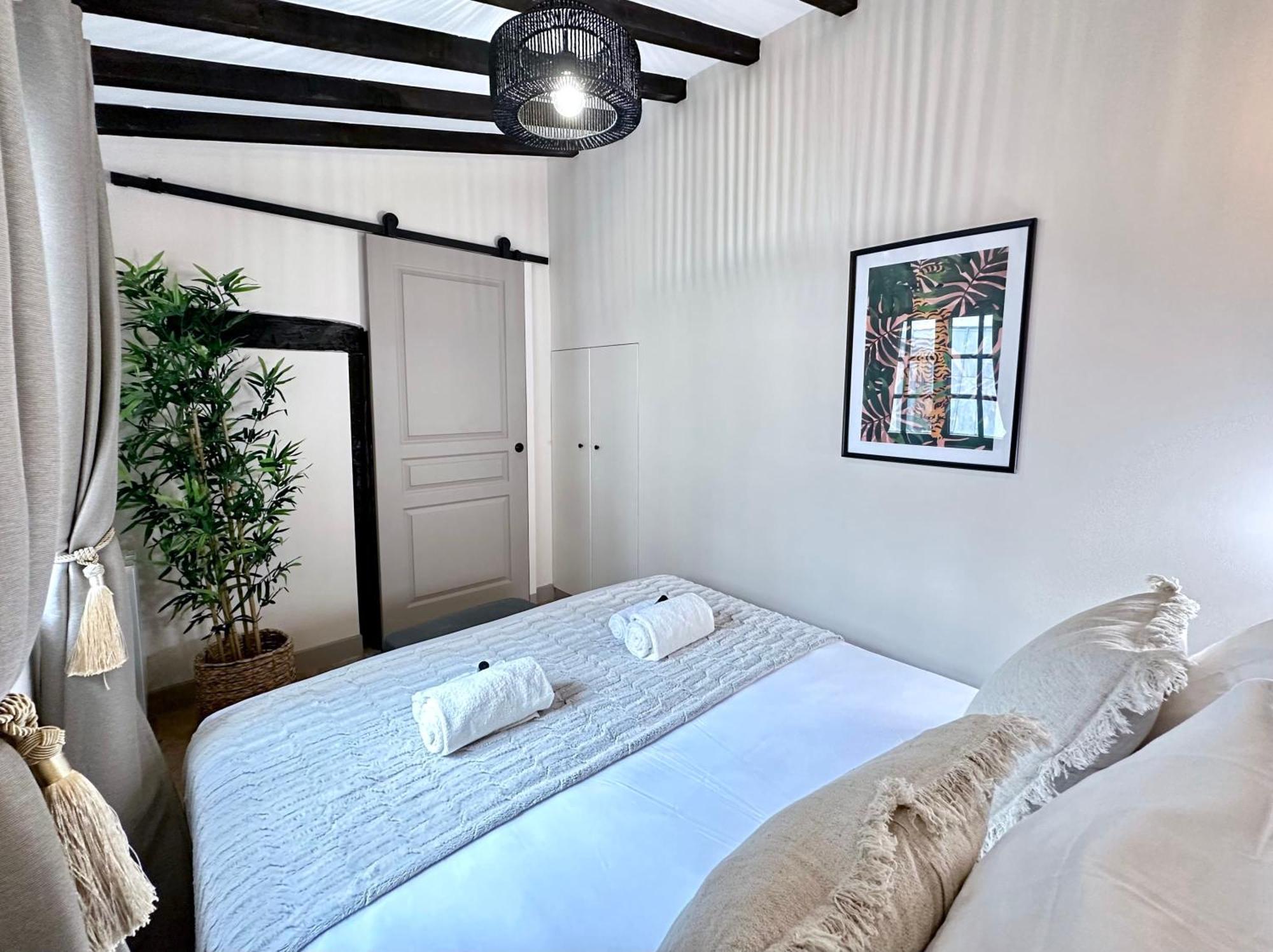 Le Marais' Finest Luxurious Apartment Parijs Buitenkant foto
