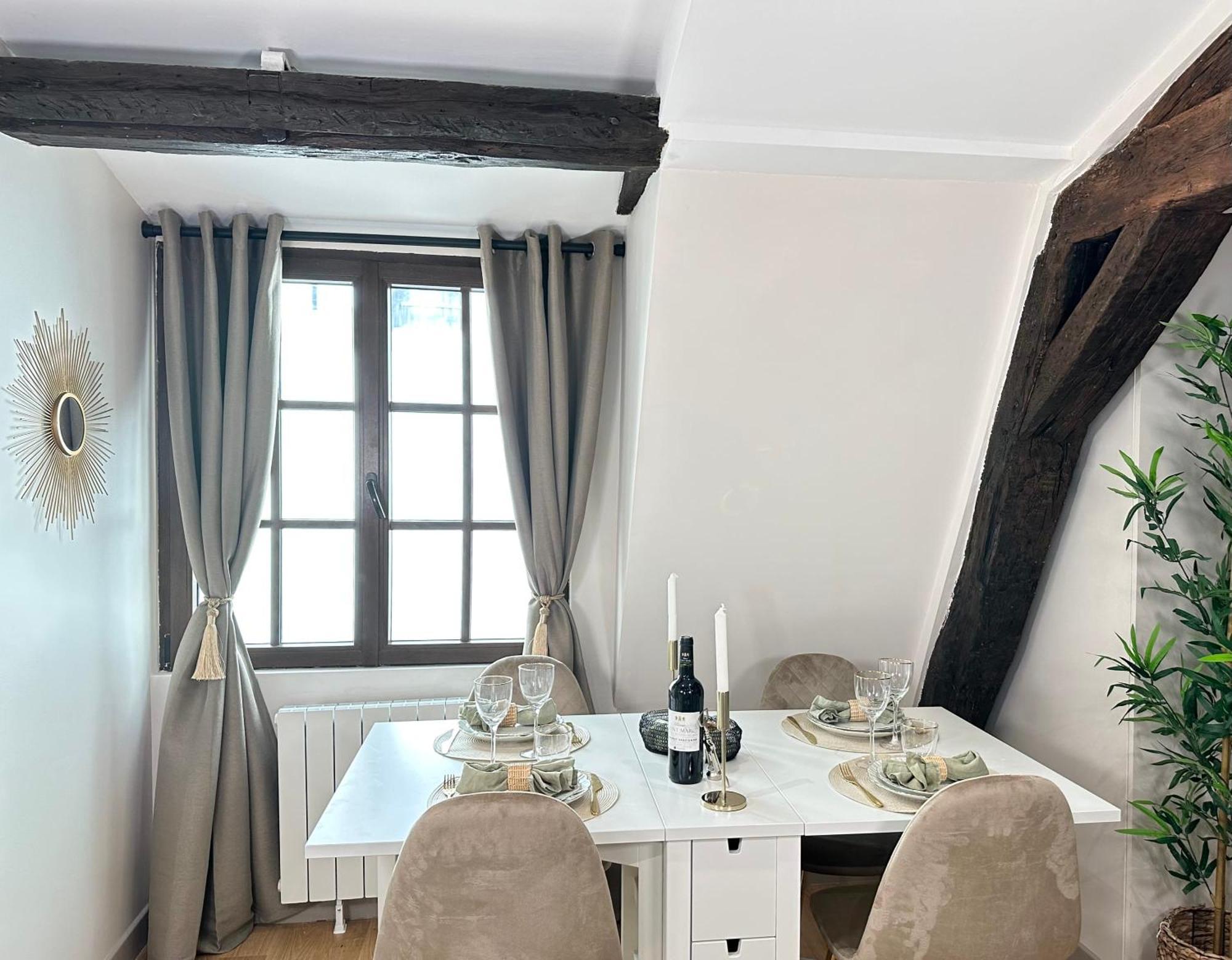Le Marais' Finest Luxurious Apartment Parijs Buitenkant foto