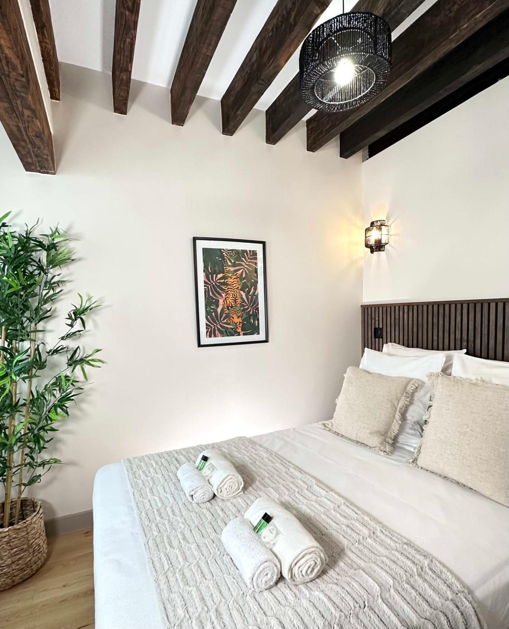 Le Marais' Finest Luxurious Apartment Parijs Buitenkant foto