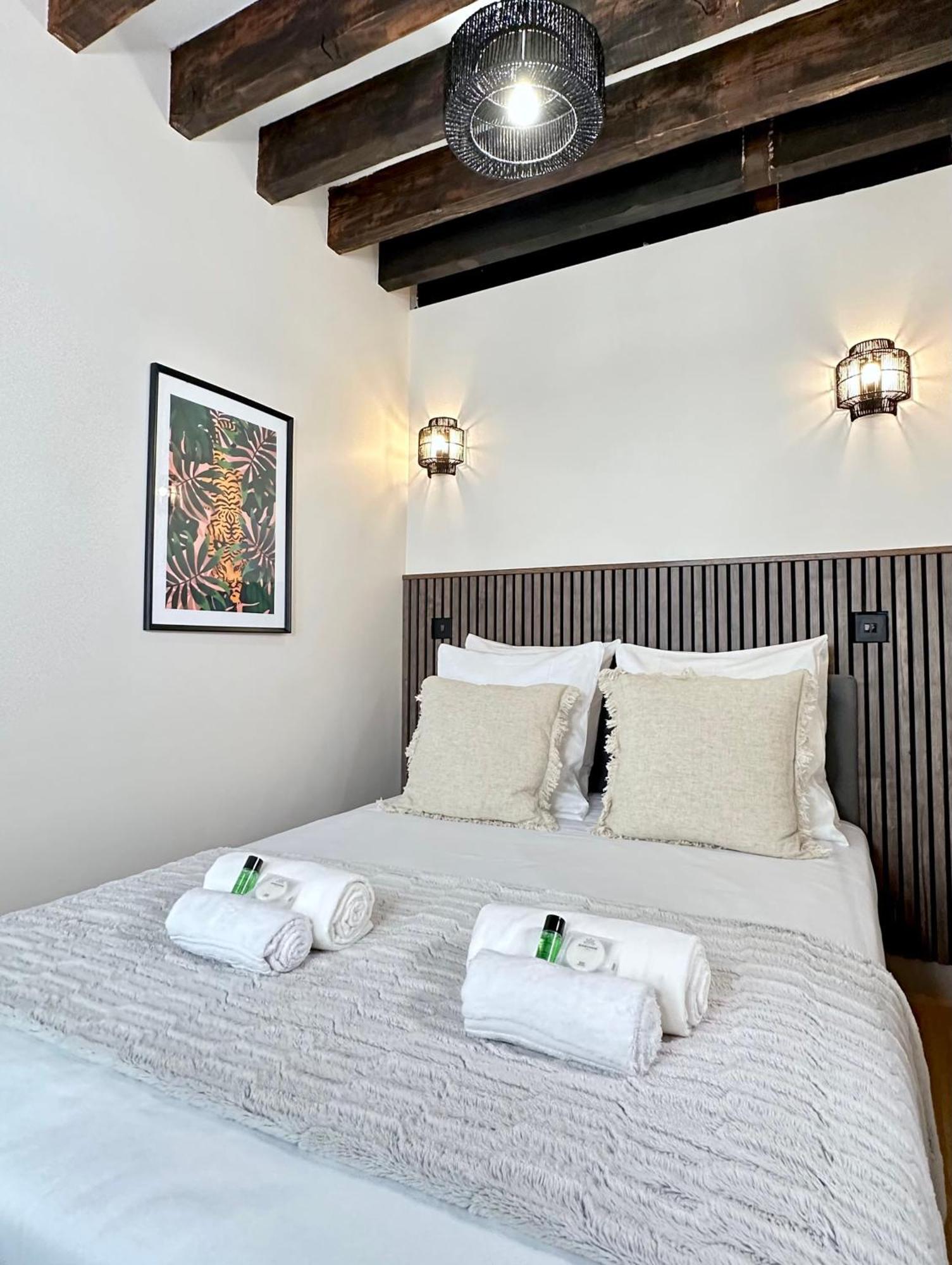 Le Marais' Finest Luxurious Apartment Parijs Buitenkant foto